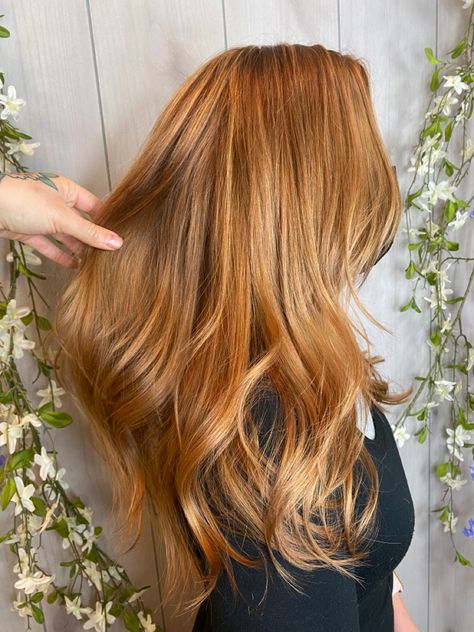 Copper Honey Blonde Hair, Cooper Golden Blonde Hair, Dark Roots Copper Ends, Light Copper Hair With Highlights, Cali Copper Hair, Ginger Balayage Copper Strawberry Blonde Ombre Hair, Blonde Roots Red Hair, Brown Hair With Copper And Blonde Highlights, Light Red Balayage