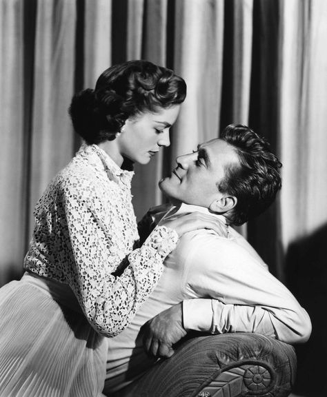 Maureen O'sullivan, Bogie And Bacall, Bogart And Bacall, John Garfield, Romance Film, Hollywood Couples, Kirk Douglas, Couple Poses Reference, Vintage Couples