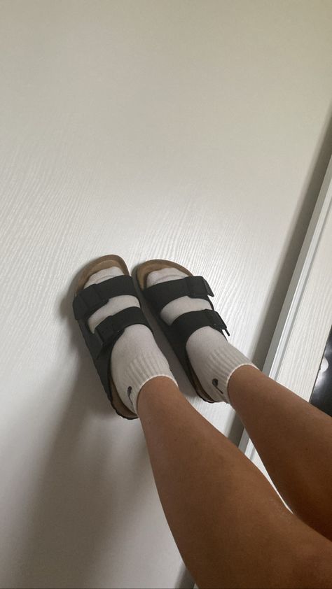 Birkenstocks With Nike Socks, Burken Stocks Shoes Outfit, Burken Stocks Shoes, Birkenstocks Aesthetic, Socks And Birks, Birkenstock Aesthetic, Birks And Socks, Birkenstock Socks, Black Birkenstocks