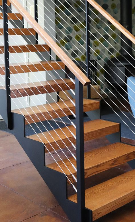 Staircase Railing Design Modern, Floating Stairs Modern, Staircase Railing Ideas, Modern Stair Railing Ideas, Stairs Floating, Stairs Railing Design, Railings For Stairs, Modern Staircase Railing, Stair Railing Ideas