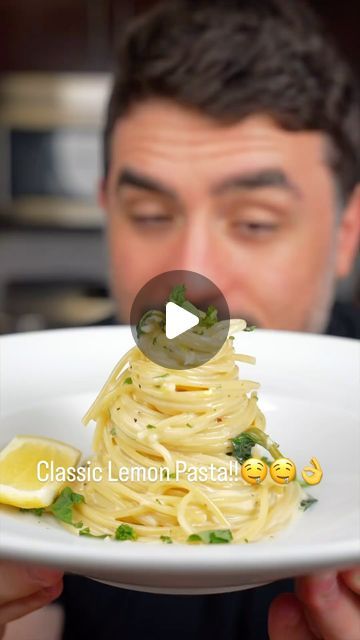 Maxismalls on Instagram: "Classic Lemon Pasta!!🤤🤤👌👌" Lemon Tomato Pasta, Lemon Spaghetti Recipes, Lemon Basil Pasta, Pasta Lemon, Homemade White Sauce, Lemon Pasta Recipes, Lemon Spaghetti, Italian Meals, Food Italian