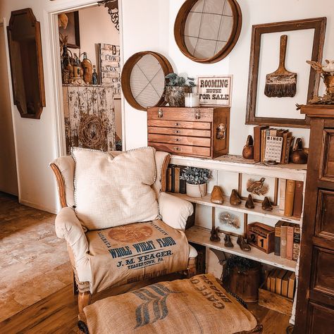 Western Living Room, Ranch House Decor, Western Rooms, I Will Be Back, Being Lazy, Vintage Farmhouse Decor, Western Homes, Western Home Decor, Taking A Break