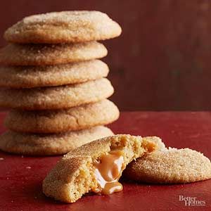 A caramel filling takes this classic snickerdoodle cookie recipe to the next level. Great for the holidays, these easy snickerdoodles will be gone in a hurry./ Stuffed Snickerdoodles, Easy Snickerdoodles, Snickerdoodle Cookie Recipe, Snickerdoodle Cookies Easy, Caramel Filling, Snickerdoodle Cookie, Snickerdoodle Recipe, Caramel Desserts, Snickerdoodle Cookies