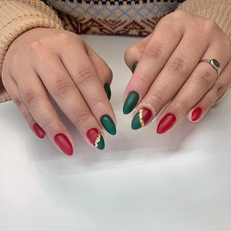 Step into the festive spirit with enchanting 'Red and Green Christmas Nails.' These designs capture the essence of the holiday season, merging classic red and green hues in creative patterns and motifs. From intricate snowflakes to playful reindeer accents, these nail art ideas bring a touch of Yuletide magic, making your fingertips a delightful celebration of the most wonderful time of the year. Green And Red Nail Art, Red And Green Nail Art, Simple Red And Green Christmas Nails, Christmas Nail Designs Red And Green, Red Green And Gold Nails, Red And Green Christmas Nail Designs, Red Green Christmas Nails, Christmas Nails Red Green, Red And Green Nail Designs