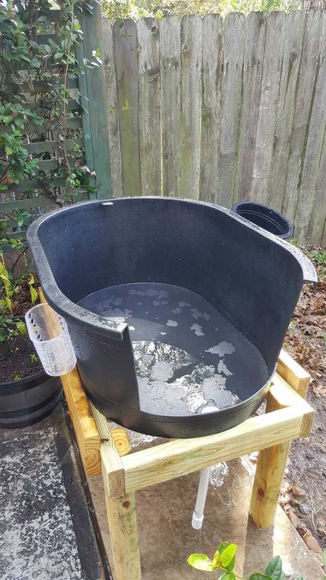 DIY outdoor dog washing station for under $75 - Imgur Outdoor Dog Washing Station, Dog Washing Station Outdoor, Dog Bathing Station, Dog Tub, Diy Dog Wash, Dog Bath Tub, Washing Station, Dogs Diy Projects, Dog Washing Station