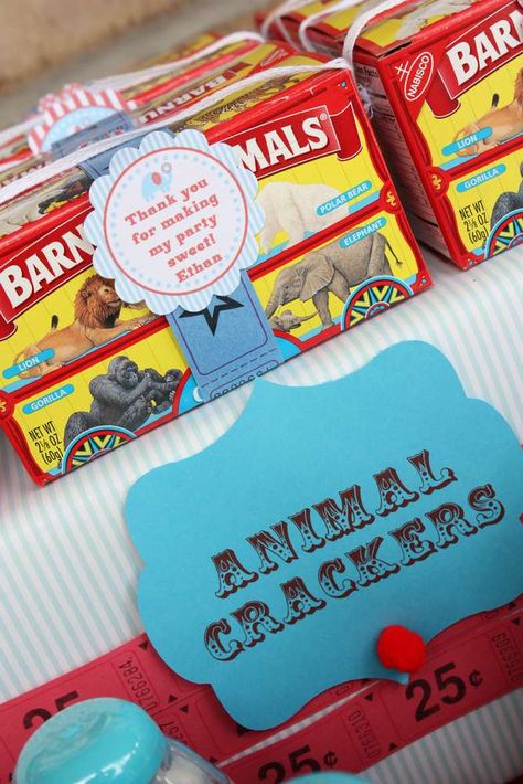 Carnival Extravaganza! | CatchMyParty.com Carnival Theme Party Ideas, Carnival Theme Party, Animal Cracker, Theme Party Ideas, Carnival Birthday Party, Circus Carnival Party, Kids Carnival, Carnival Themed Party, Carnival Theme