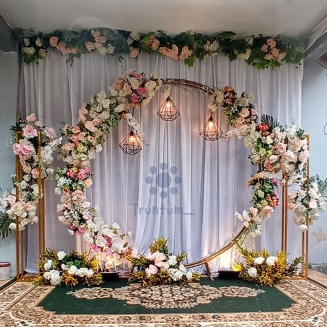 backdrop wedding backdrop partybackdrop Ring Flower Decor, Flower Decorations Engagement, Flowers For Engagement Party, Engagement Back Drop Decor, Engagement Mandap Decoration, Simple Flower Decoration For Engagement, Decoration Ideas For Engagement At Home, Ring Backdrop Wedding, Indian Engagement Decorations At Home