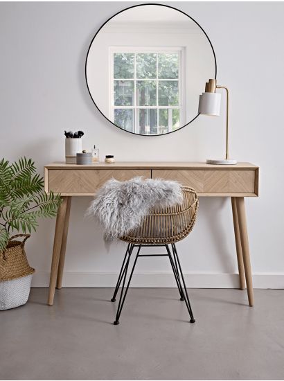 Floating dressing table