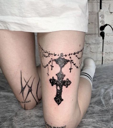 Grunge Tattoo, Sigil Tattoo, Goth Tattoo, Cross Tattoos, Inspiration Tattoo, Tattoos Geometric, Gothic Tattoo, Thigh Tattoos Women, 1 Tattoo