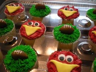 South Carolina Cocky Cupcakes! @University of South Carolina @Gamecock Athletics #gamecocks #uofsc #cupcakes Football Party Cupcakes, Super Bowl Treats, Bowl Desserts, Football Cupcake, Football Treats, Superbowl Desserts, Football Cupcakes, Football Snacks, Football Party Food