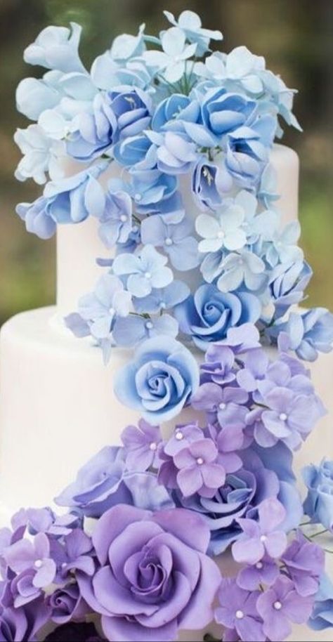 Light Blue And Purple Wedding, Blue And Lavender Wedding, Royal Blue Wedding Theme, Light Purple Wedding, 2 Tier Wedding Cakes, Lavender Wedding Cake, Quince Cake, Purple Wedding Cake, Purple Wedding Cakes