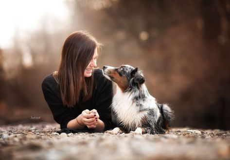 People And Their Dogs Photography, You And Your Dog Photoshoot, Pets And Owners Photography, Dog And Person Photography, Women With Dogs Photography, Photo Shoot With Your Dog, Girl Photoshooting Ideas With Dog, Photoshooting Dog And Girl, Me And Dog Photoshoot