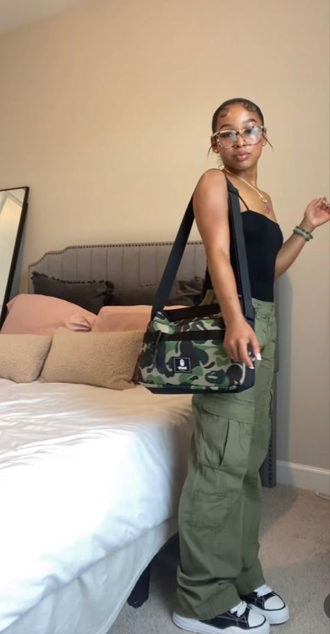 Park Fits Aesthetic, Black Women College Outfits, School Outfits For Warm Weather, Olive Green Pants Outfit Black Women, Pretty Wednesday Outfit Hbcu, Ncat Ghoe Outfits, College Girl Outfits Black Women, Black Womens Outfits, Going Out To Eat Outfits