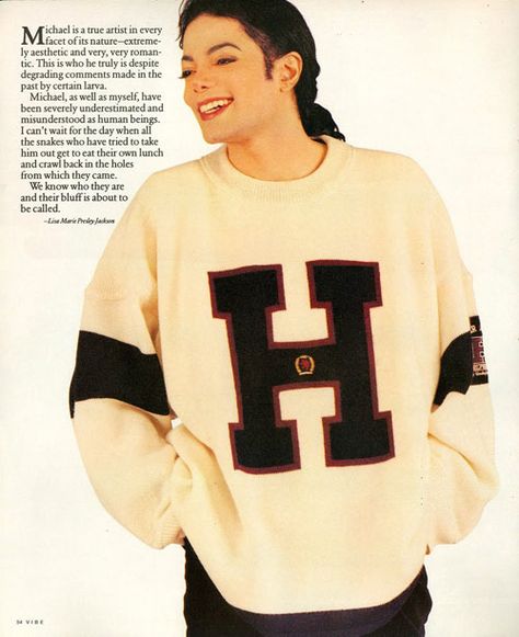 When Michael Jackson wore this sweater in Vibe magazine. | 18 Epically '90s Tommy Hilfiger Moments Vibe Magazine, Michael Jackson Wallpaper, Michael Jackson Rare, Michael Jackson Smile, Joseph Jackson, Michael Jackson Pics, Paris Jackson, King Of Pop, King Of Music