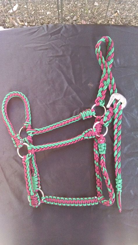 Paracord Standard Size Horse Halter-$30 Burgundy/ Kelley Green Available@ GypsysEquinePARATack.etsy.com Horse Halters Diy, Halters For Horses, Horse Tack Diy, Paracord Projects Diy, Diy Horse, Horse Halters, Horse Halter, Rope Halter, Equestrian Helmet