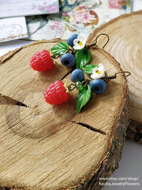 Cercei Din Lut Polimeric, Polymer Clay Cute, Clay Cute, Natural Earrings, Polymer Clay Fairy, Wild Berries, Polymer Clay Figures, Handmade Jewlery, Clay Fairies