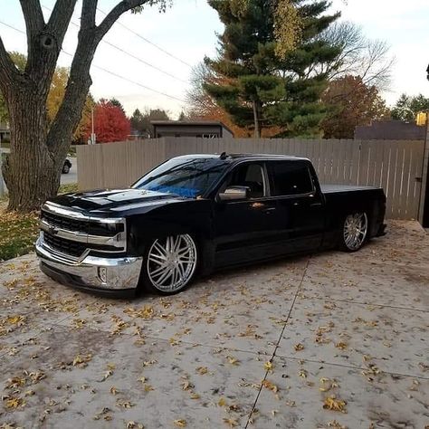 Chevy Silverado crew cab.. #Chevy #Silverado Chevy Trucks Lowered, Silverado Crew Cab, 2015 Chevy Silverado, Truck Memes, Silverado Truck, Chevy Trucks Silverado, Lowrider Trucks, Dropped Trucks, Lowered Trucks