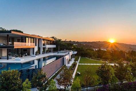 Cottages  Gardens Bel Air Road, Bel Air Mansion, Los Angeles Skyline, Student Housing, Master Retreat, Luxury Homes Dream Houses, Charli Damelio, Ole Miss, Infinity Pool