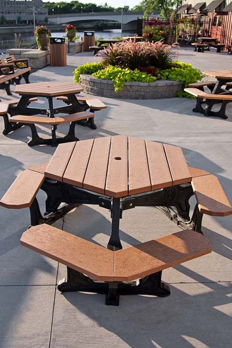 Build Outdoor Furniture, Wood Bench Outdoor, Modern Restaurant Design, Steel Furniture Design, Welded Furniture, Metal Outdoor Furniture, Public Space Design, Industrial Design Furniture, Metal Furniture Design