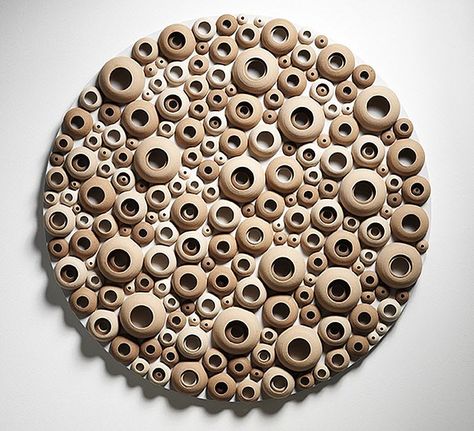 Ceramic Sculpture Artists, Sculpture Stand, Ceramic Wall Decor, Ceramic Texture, Sculptures Céramiques, Ceramics Inspiration, Ceramic Wall Art, Wall Piece, Clay Tiles