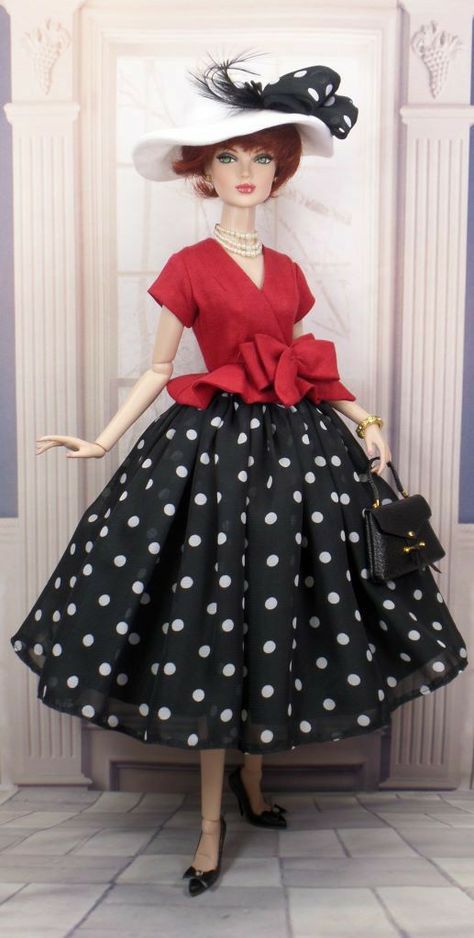 Куклы American Girl, Camera Pictures, Dress Barbie Doll, Sewing Barbie Clothes, Barbie Sewing Patterns, Samsung Camera, Barbie Doll Clothing Patterns, Barbie Silkstone, Barbie Dress Fashion