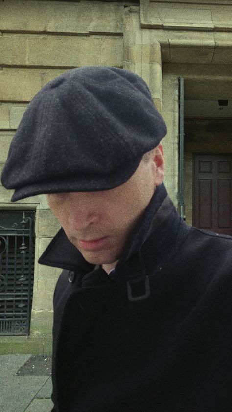 Peaky Blinders style with baker boy cap in Glasgow, Scotland #peakyblinders #peekyblinders #bakerboycap #bakerboyhat #tweedcap #tweedhat #vintagemen #vintagestyle #vintage #vintagefashion #glasgow #vintagelasgow #retrofashion #retrostyle #retromen #retroman #retroglasgow #johnnybriggs #johnbriggs #dapper #glasgowboy #glasgowmen Tweed Hat, Baker Boy Cap, Baker Boy Hat, Mens Hats Fashion, Baker Boy, Retro Men, Newsboy Cap, Flat Cap, Peaky Blinders