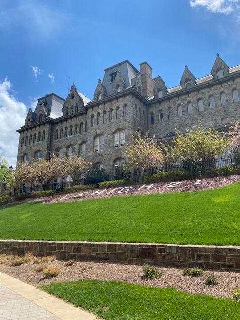 college aesthetic, academia college, academia aesthetic, college in spring, hogwarts style college, lehigh university Spring Hogwarts, Hogwarts Style, Campus Aesthetic, College Vibes, Lehigh University, College Vision Board, Aesthetic College, Style College, American University