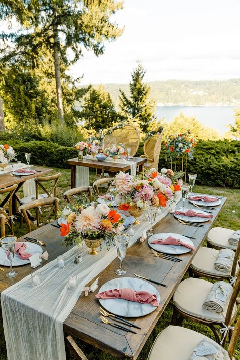 Wedding Venues Outdoor Receptions, Outdoor Micro Wedding Reception, Different Chairs Wedding, Backyard Wedding Reception Tables, Under Tent Wedding Reception, Micro Wedding Reception Table, Micro Wedding Dinner Ideas, Wood Table Setting Wedding, Backyard Wedding Tablescape