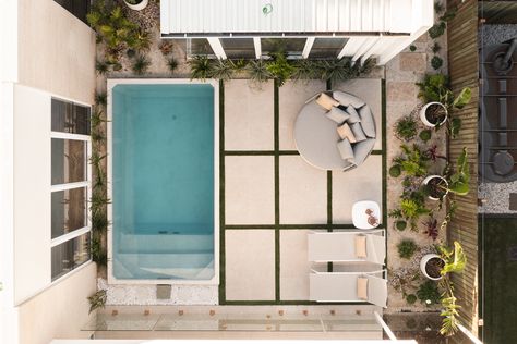 Lavish Constructions, San Clemente (Plungie Original) Pretty Pool, Birmingham House, Concrete Pools, Sandstone Paving, Pool Home, Concrete Pool, Dream Yard, Exterior Inspiration, Building A Pool