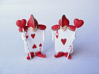 Clay Alice In Wonderland Ideas, Alice In Wonderland Miniatures, Wonderland Crafts, Wonderland Queen Of Hearts, Alice In Wonderland Queen, Foo Foo, Alice In Wonderland Cakes, Cute Miniature, Fondant Figures