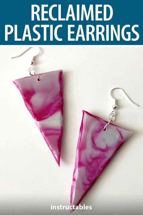 Melted Plastic Jewelry, Diy Plastic Earrings, Diy Crafts From Recycled Materials, Recycle Jewelry Ideas, Recycled Plastic Earrings, Recycled Earrings Diy, Upcycle Jewelry Ideas, Diy Recycled Earrings, Recycled Jewelry Upcycling