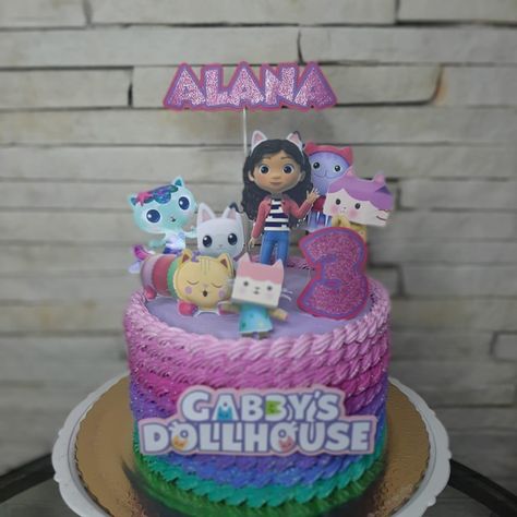 Hey Gabby Cake, Hey Gabby Birthday Cake, Hey Gabby Birthday, Gabbys Dollhouse Cake Ideas, Gabby Doll House Cake, Gabby Dollhouse Birthday Cake, Gabbys Dollhouse Birthday Cake, Gabbys Dollhouse Cake, Tinkerbell Cake