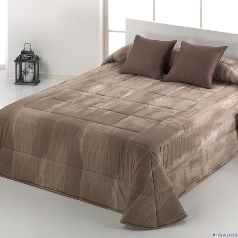 Edredón REMBRAND Barbadella - Colchas y Edredones de Invienrno - Boutis Online- Gauus Home Bedroom Design, Bed Cover Design, Glam Living Room, Bedroom Furnishings, Bedroom Decor Cozy, Home Organisation, Curtain Designs, Bed Sheet Sets, Curtain Decor