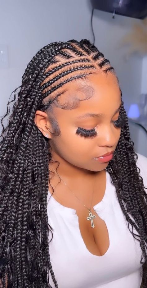 Fulani Braids Inspiration, Fees In Braids, Graduation Braids Hairstyles, Braids For Light Skin Women, Funlaini Braids, Hair Styles Cornrows, Braided Hair With Curls, Cainrow Hairstyles, Side Part Fulani Braids