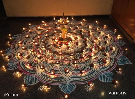 Karthigai Deepam Decoration, Anu God, Rangoli Free Hand, Rangoli Designs Videos, Karthigai Deepam Kolam, Kolam Art, Deepam Kolam, Karthigai Deepam, Diwali Diya Decoration