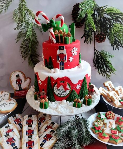 Nutcracker Birthday Cake, Nutcracker Cake, Nutcracker Christmas Decorations, Christmas Cake Decorations, Xmas Cake, Pastry Art, Nutcracker Christmas, Secret Santa, Nutcracker