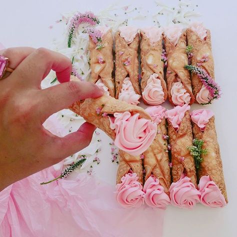 Holy Cannoli its a hot day ... all I want to eat are cannolis filled with ice cream with a little rosewater ganache ☀︎🍦 Nectar And Stone, Holy Cannoli, Food Flatlay, Italian Pizza Recipe, Pink Desserts, Italian Pizza, Wedding Cake Inspiration, Pastry Cake, I Want To Eat