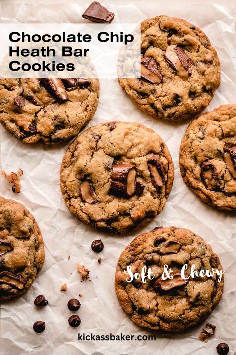 Soft & Chewy Chocolate Chip Heath Bar Cookies Heath Cookies, Heath Bar Cookies, Chunky Chocolate Chip Cookies, Toffee Crunch, Heath Bar, Cookie Recipes Chewy, Gooey Chocolate Chip Cookies, Fall Baking Recipes, Heath Bars