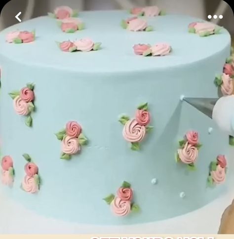 Mothers Day Cake Designs, Cake Mothers Day, Cake Decorating Tutorials Videos, Mothers Day Cake Ideas, 10 Cake, Decorate A Cake, Fondant Cake Designs, Cake Tools, Cake Decorating Piping