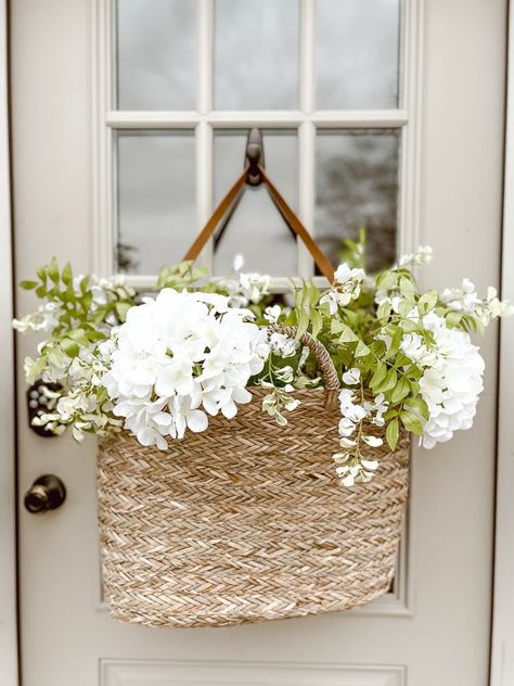 36 Front Door Decor Ideas to Brighten Every Season Front Door Flower Basket Ideas, Fromt Doors, Front Door Basket, Front Door Decor Ideas, Swedish Country House, Increase Curb Appeal, Door Decor Ideas, Front Door Baskets, Cottage Front Doors