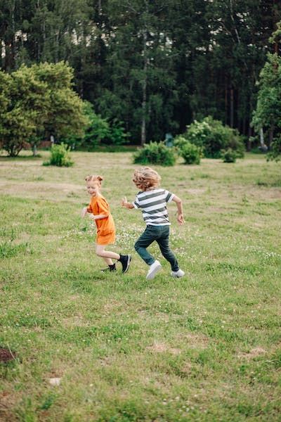 Cousin Photos, Running At The Beach, Kids Playing Outside, Stock Images People, Evermore Era, Cousin Photo, Children Running, No Grass Backyard, Dream Future