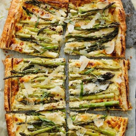 Asparagus, Goat Cheese and Tarragon Tart Asparagus Goat Cheese And Tarragon Tart, Asparagus Goat Cheese Tart, Goat Cheese Tart Recipes, Asparagus Goat Cheese Quiche, Tart Breakfast, Asparagus Puff Pastry, Asparagus Goat Cheese, Cooking Asparagus, Sauce Gribiche