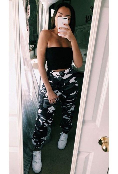 -Black Tube Top. - Black + White Camo Cargo Pants. -White Airforces. Casual Summer Outfits For Teens, Summer Outfits For Teens, Foto Tips, Cute Comfy Outfits, Teenager Outfits, Cute Summer Outfits, Edgy Outfits, Outfits Casual, Swag Outfits