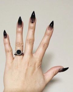 Black Ombre Nails, Witch Nails, Witchy Nails, Pointy Nails, Gothic Nails, Black Nail Art, Goth Nails, Black Nail Polish, Nails Design With Rhinestones