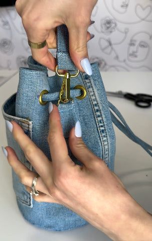 Free Bucket Bag Sewing Pattern, Denim Bag Patterns Free Sewing Tutorials, Bucket Bag Sewing Pattern, Free Sewing Tutorials, Bucket Bag Pattern, Denim Bag Patterns, Bag Tutorials, Coffee Sacks, Canvas Bag Design