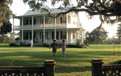 Southern Style Homes, Old Southern Homes, Forest Gump, Southern Plantations, Southern House, Famous Houses, Southern Homes, Sweet Home Alabama, Forrest Gump