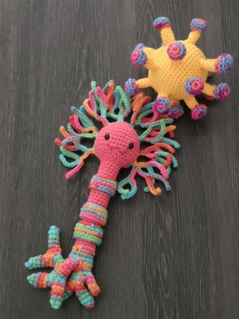 Crochet Organ Pattern Free, Crochet Neuron Pattern, Crochet Amigurumi Weird, Neuron Crochet Pattern, Microbiology Crochet, Science Crochet Pattern, Science Amigurumi, Crochet Neuron, Crochet Organs