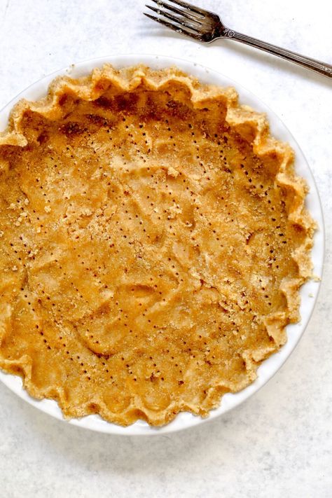 Almond Flour Pie Crust is light, buttery and made with only five ingredients! This flakey gluten free pie crust can work for any pie filling! Healthy Pie Crust, Paleo Pie Crust, Almond Flour Pie Crust, Low Carb Pie Crust, Healthy Pies, Vegan Egg Substitute, Gluten Free Pie Crust, Pie Crumble, Gluten Free Pie