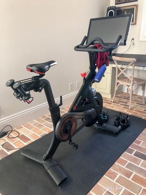 Peloton Workout Plan, Peloton Room, Peloton Workout, Peloton Cycle, Best Exercise Bike, Spin Bike Workouts, Bike Room, Peloton Bike, Spinning Workout