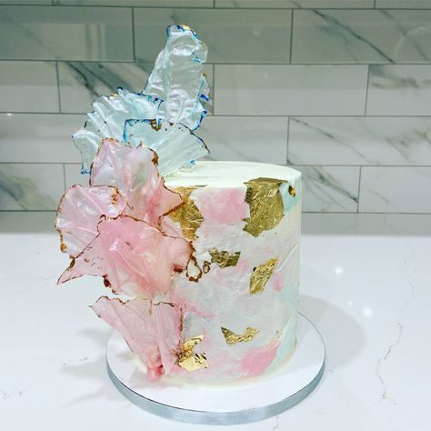 Buttercream marble cake with rice paper sail made by Liliana da Silva from Sugarella Sweets Rice Paper Sail Cake Design, Sail Cake Ideas, Rice Paper Cake Designs, Rice Paper Sails Cake, Rice Paper Cake Decorations, Cake With Rice Paper, Sail Cake, Marble Buttercream, Gelato Cake